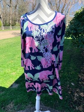 Simply Southern Navy Tunic with Pink Elephant Print NWT Sz. L